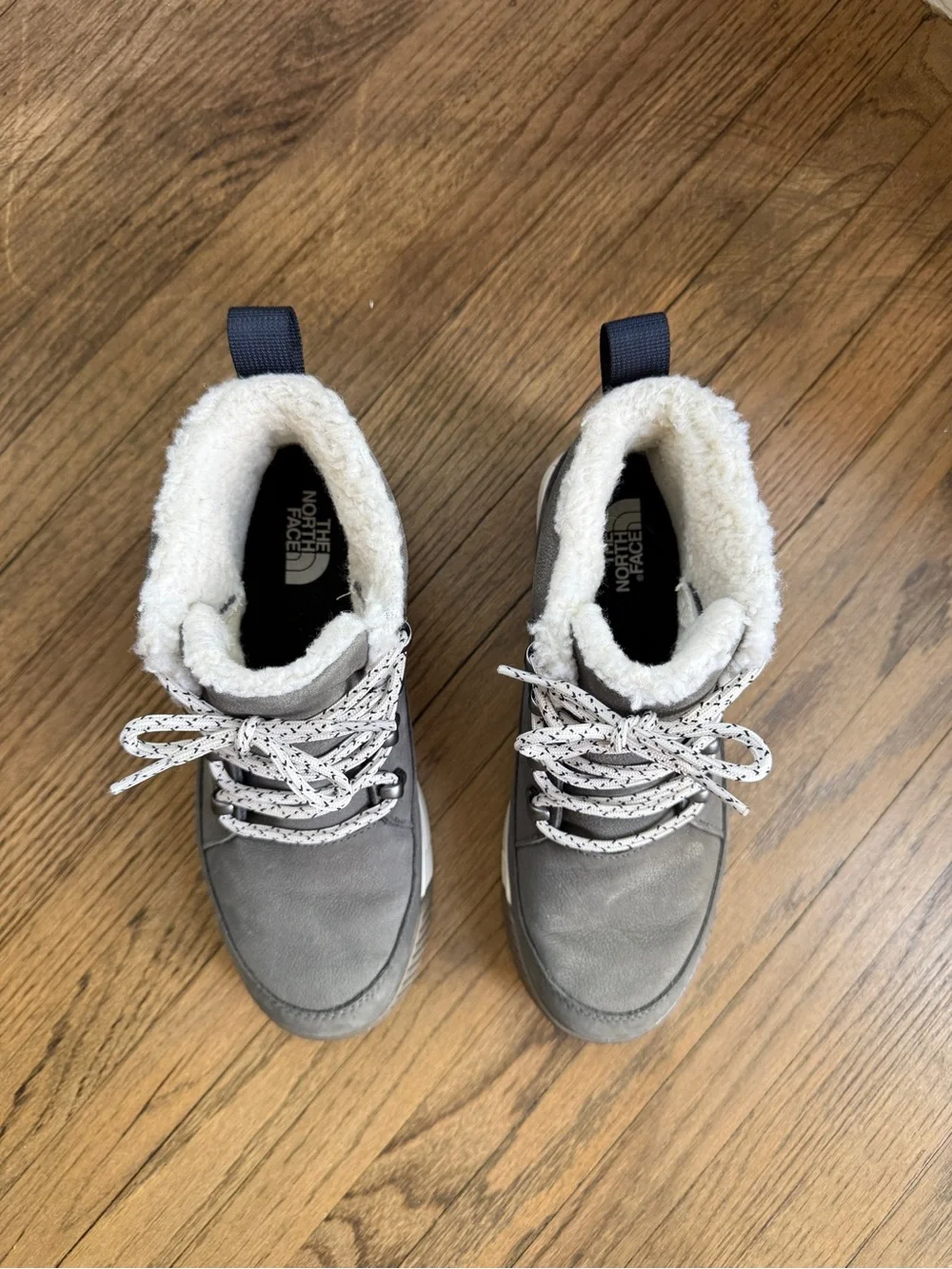 The North Face Short Winter Boots. Womens size 7